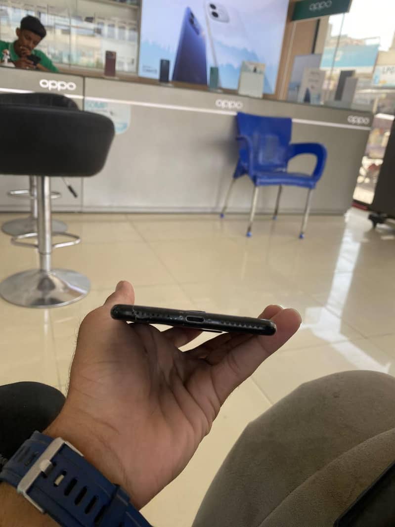 Apple iPhone 7 Plus 2