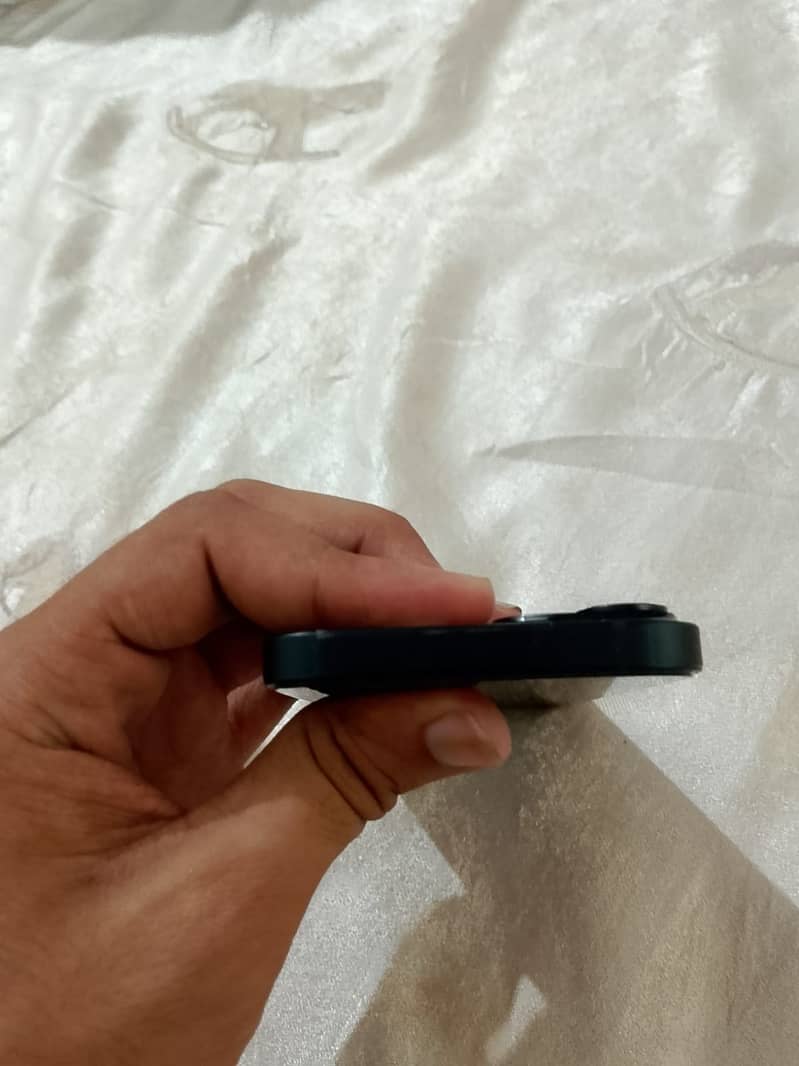 Apple iPhone 14 2
