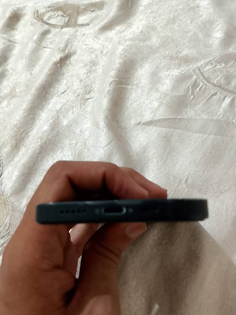 Apple iPhone 14 5