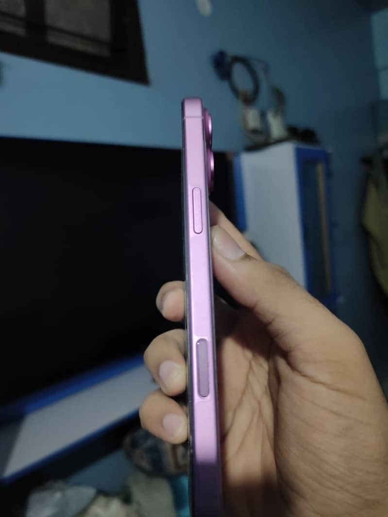 Apple iPhone 16 Plus 1