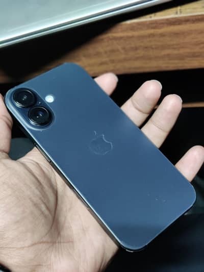 Apple iPhone 16