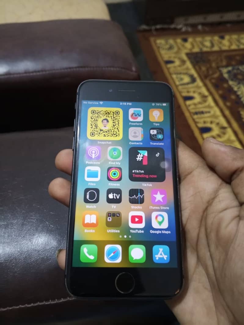 Apple iPhone 8 1