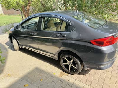Honda City IVTEC 2025 September me aye 10k km drive bio metric on spot
