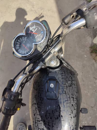 yamaha junoon 2010model red colour