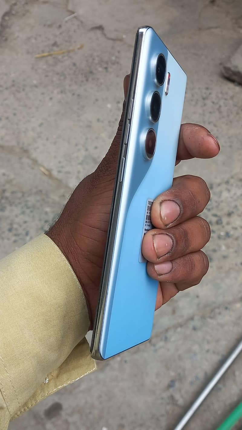 Tecno CAMON 40 Pro 3