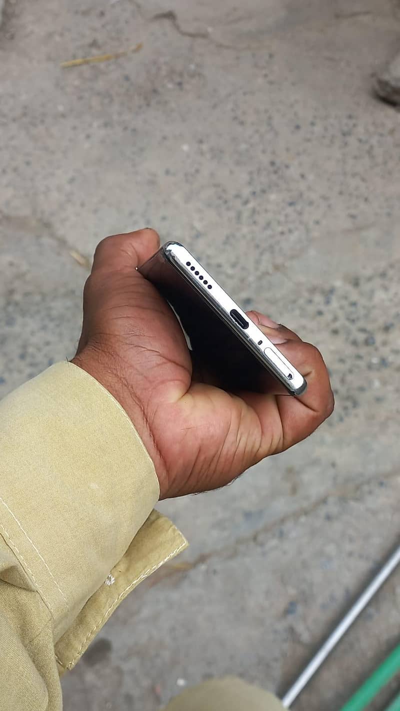 Tecno CAMON 40 Pro 4