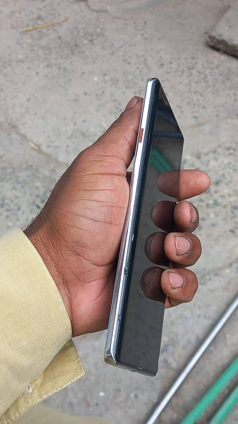 Tecno CAMON 40 Pro 6