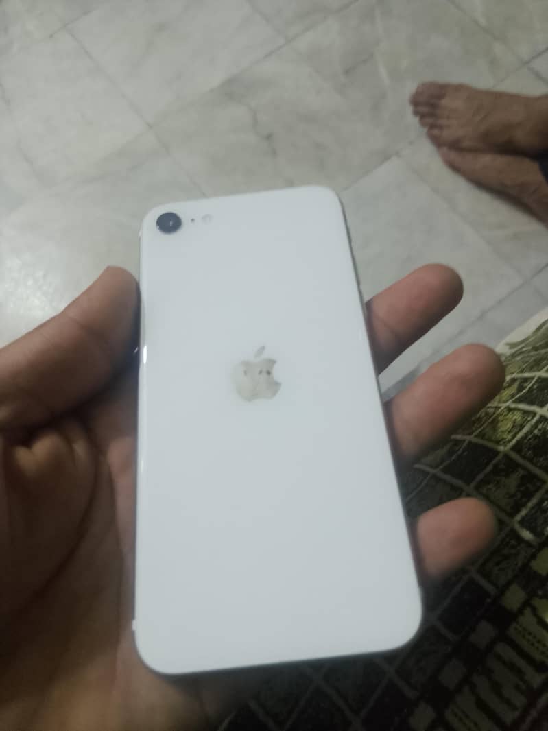 Apple iPhone SE 3