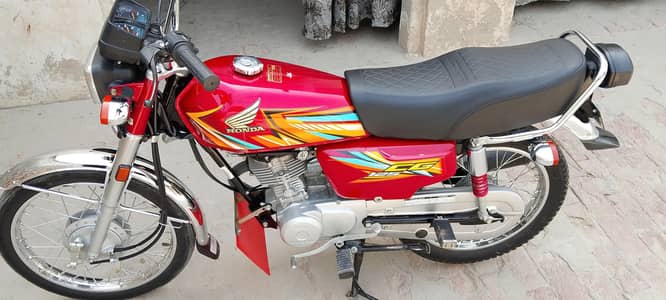 Honda 125 bio at the spot availible