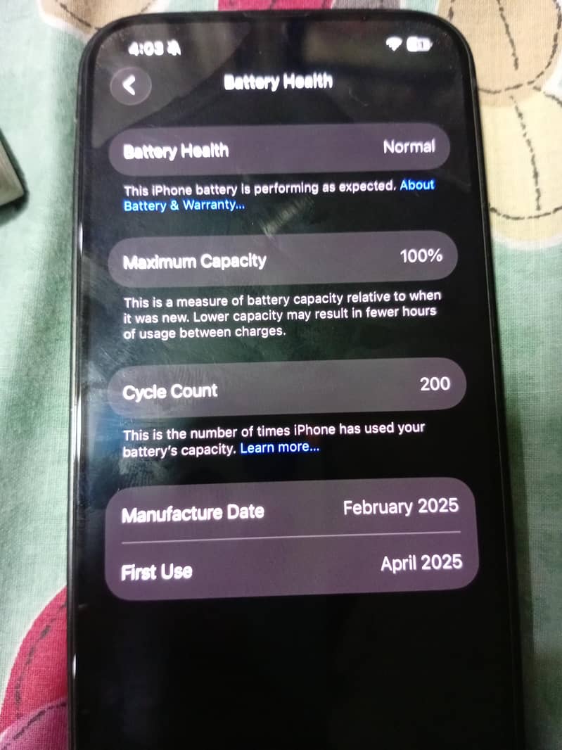 Apple iPhone 16e 2