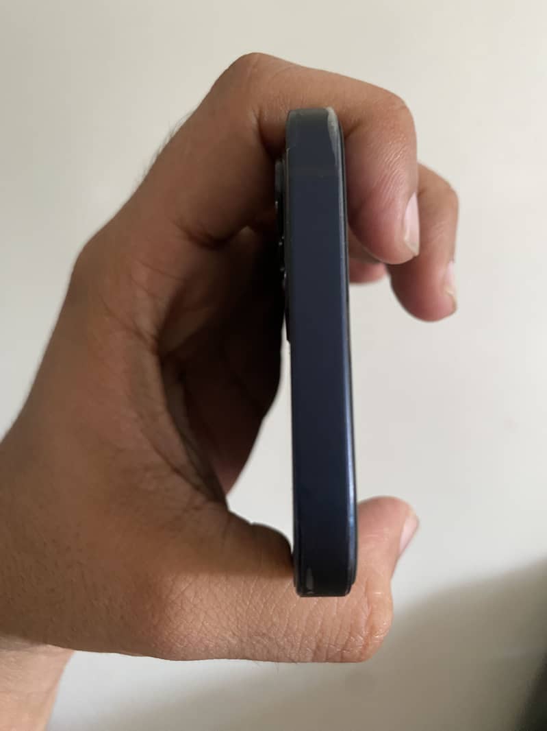 Apple iPhone 12 7