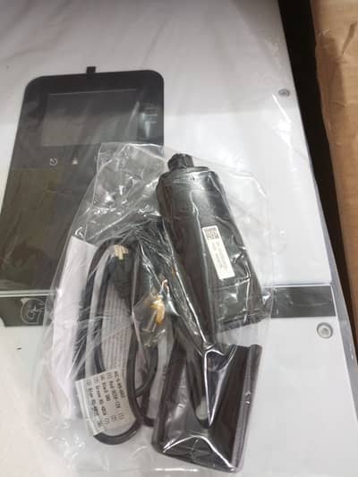 Solar Inverter 5.5 kw IP65 hybrid with wifi dongle new box pack