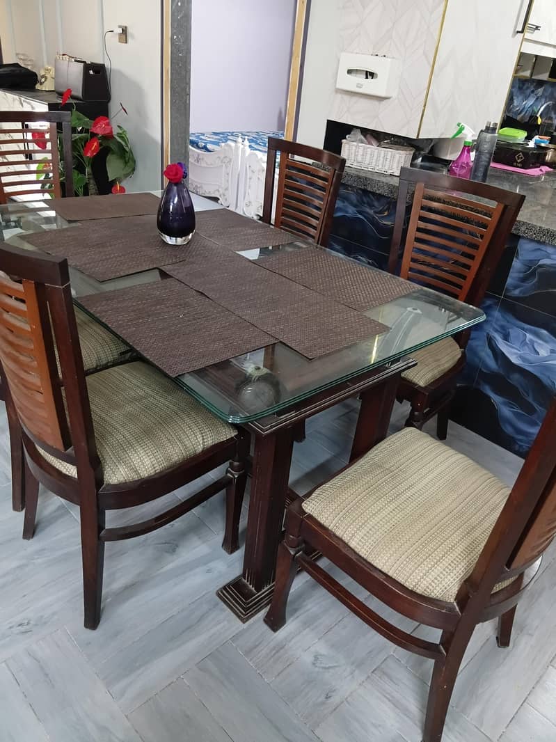 6 persons dining table 0