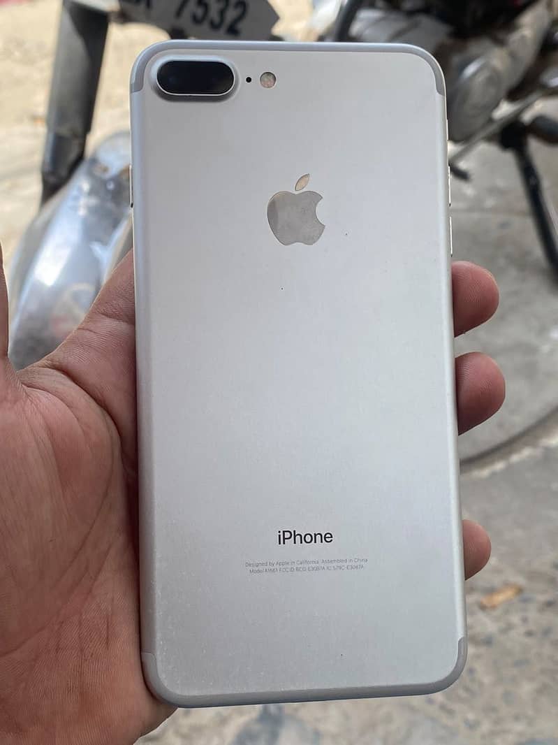 Apple iPhone 7 Plus 2