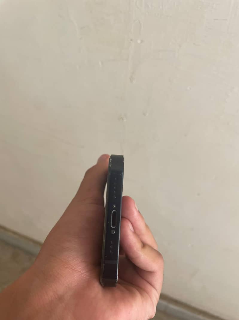 Apple iPhone 14 5