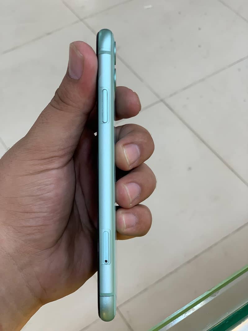 Apple iPhone 11 0