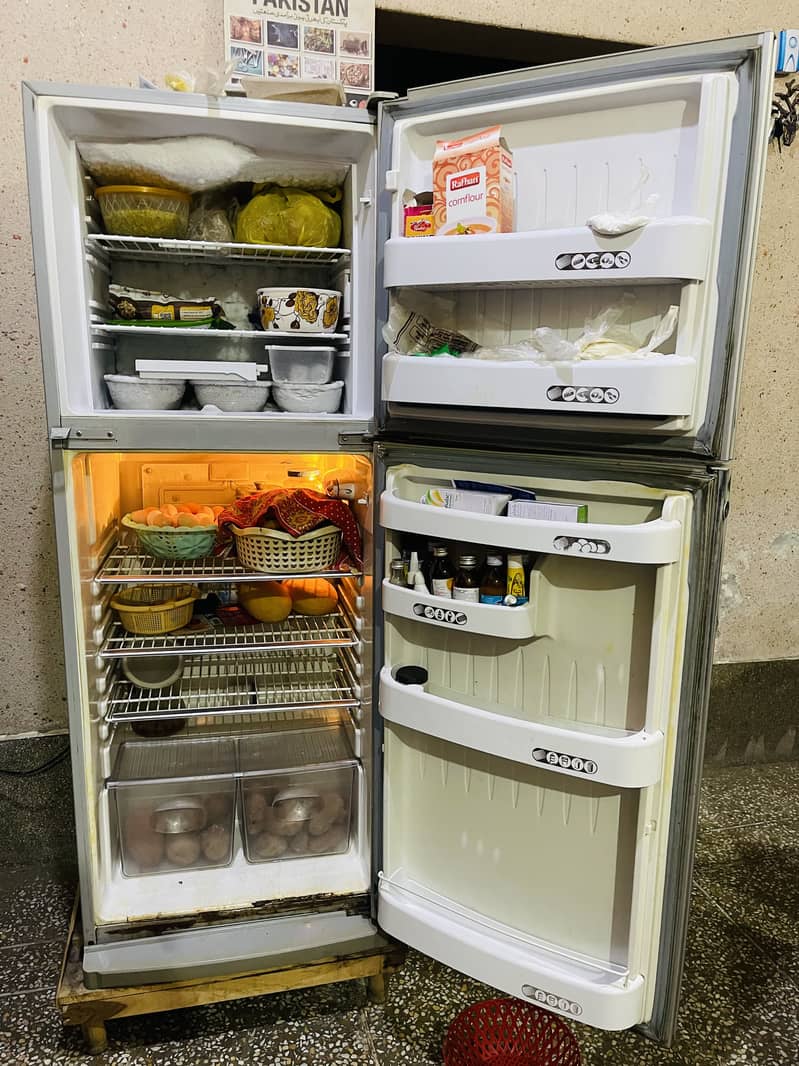 اورینٹ ووج گلاس ڈور ریفریجریٹر 1