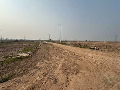 Silver Block - 5 Marla Plot - 30 Foot - 40 Foot - Facing Park - Corner