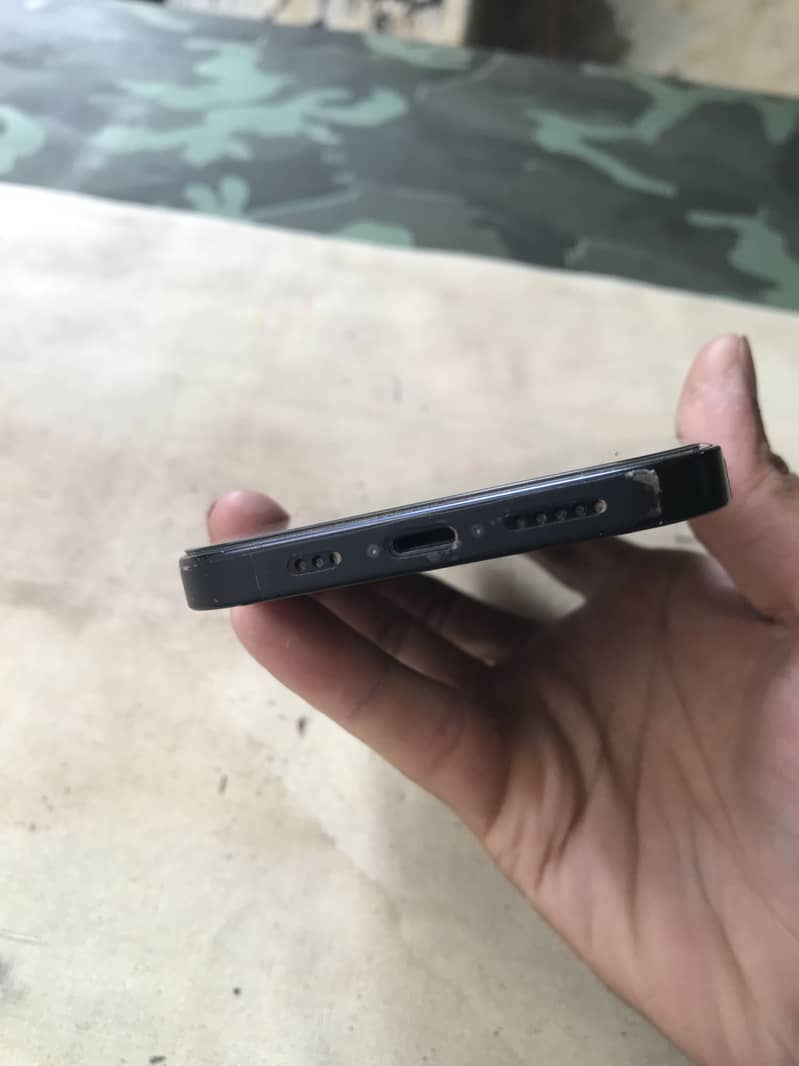 iPhone 12 7