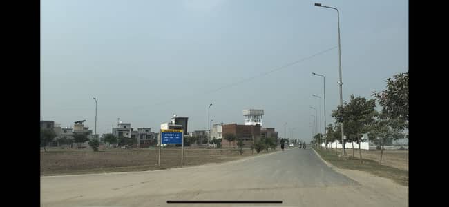 Diamond Block - 5 Marla Plot - 30 Feet - Near Commercial - Near Park