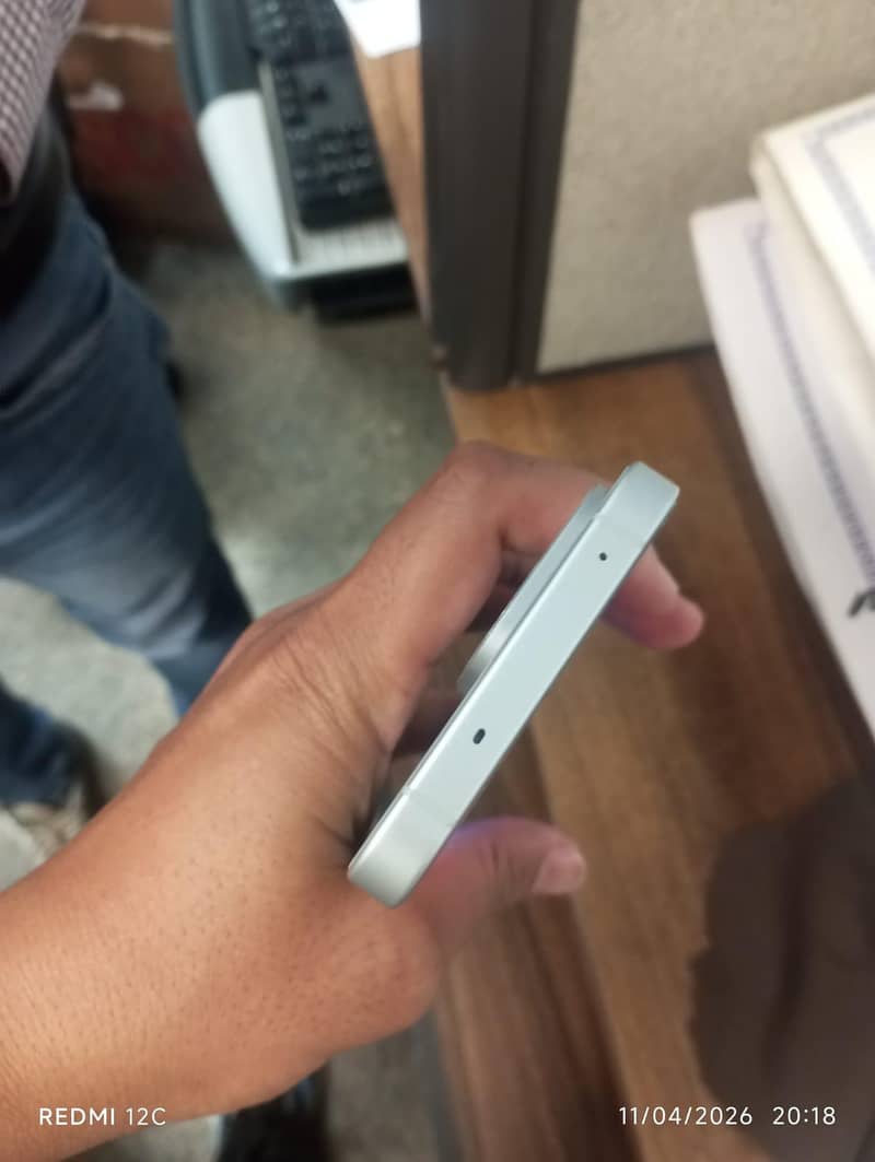 oneplus 13t 4