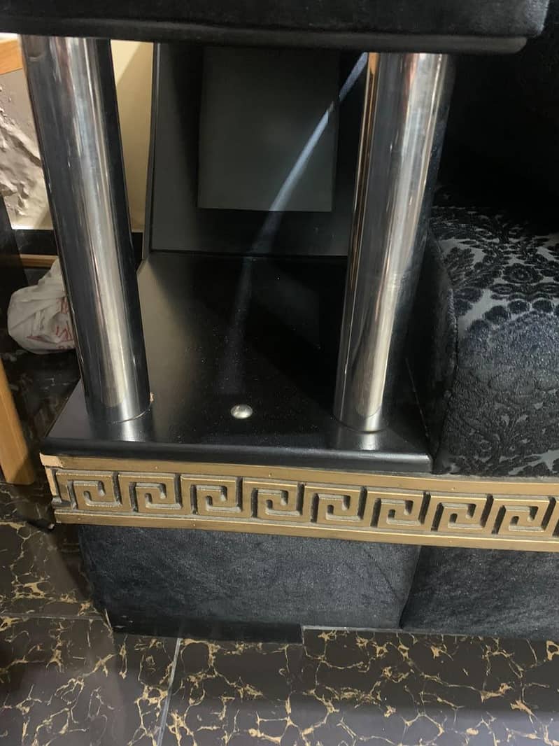 L shaped sofa with table 1