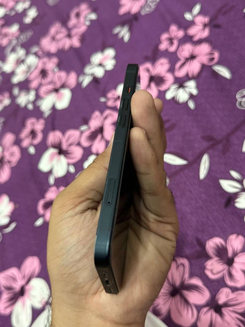 Apple iPhone 13 1