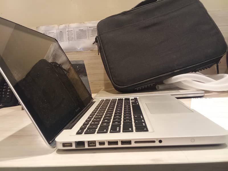 Apple MacBook Pro 2012 1