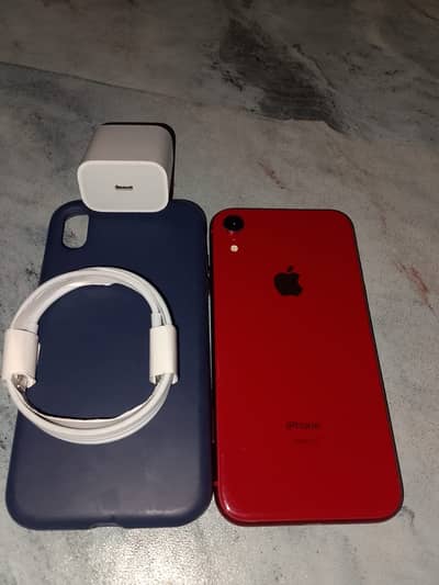 Apple iPhone XR.     128gb.  Factory unlock    B/H 81% original