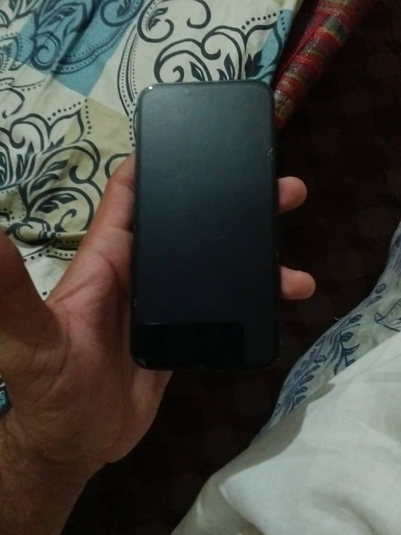 Apple iPhone 13 0