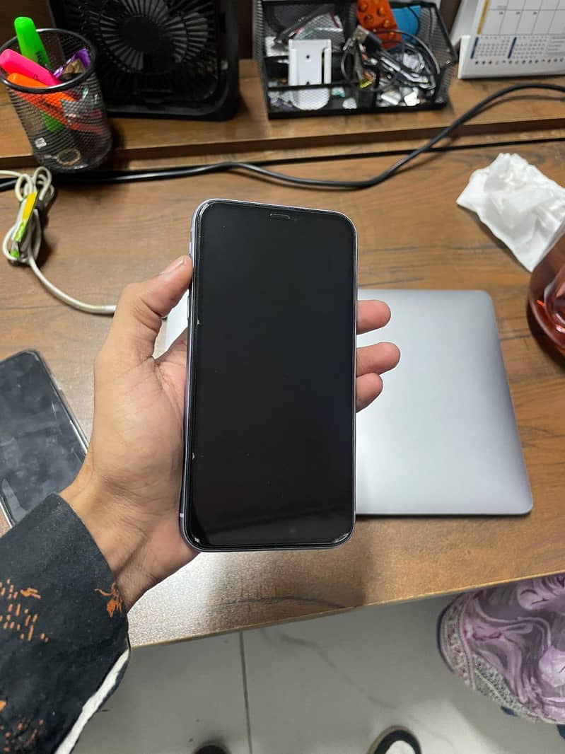 Apple iPhone 11 3