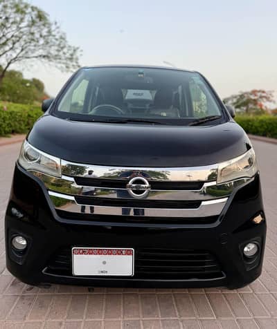 Nissan highway star. Model 14 Reg 18. Top of the variant.