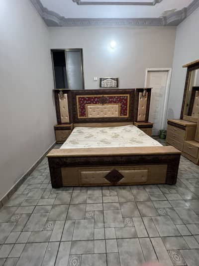 King Size Bedroom Set Master Foam Mattress WhatsApp 03215984936