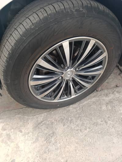 4 new tyre hay  4 prius kay tyre hay