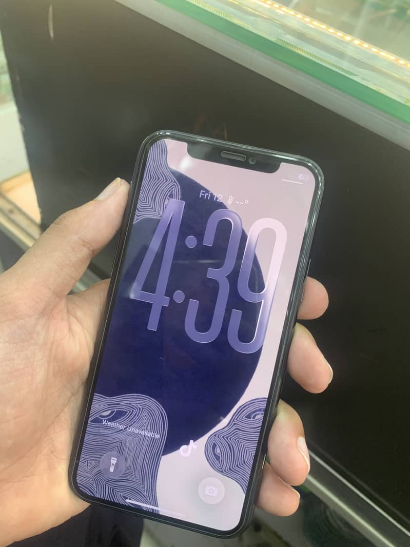 iPhone 11 Pro 1