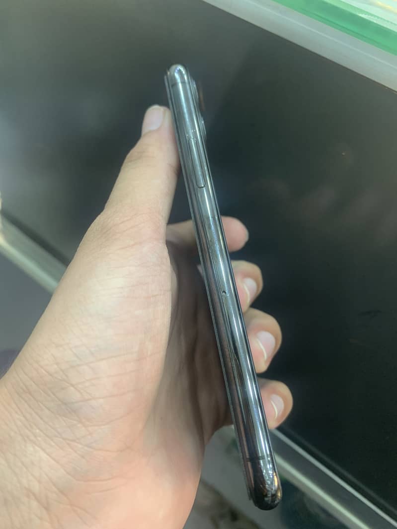 iPhone 11 Pro 5