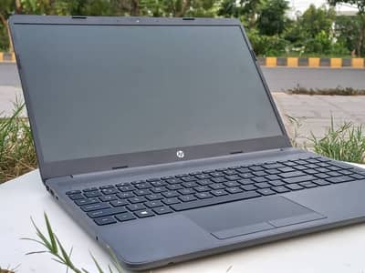 Hp Notebook G8 10th gen with numeric pad 15.6 inch Business Laptop