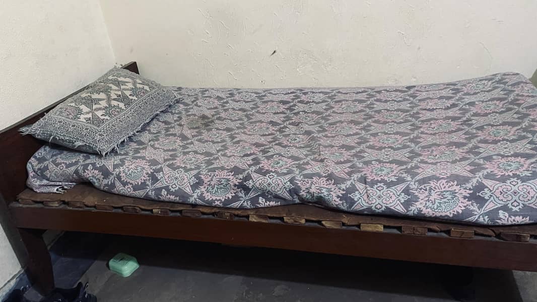 Single bed 0