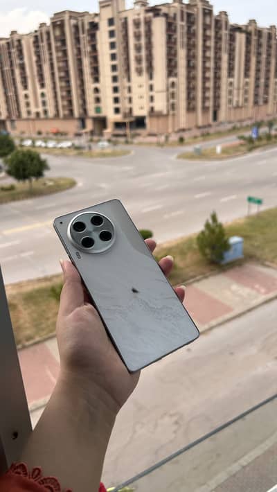 Tecno CAMON 30