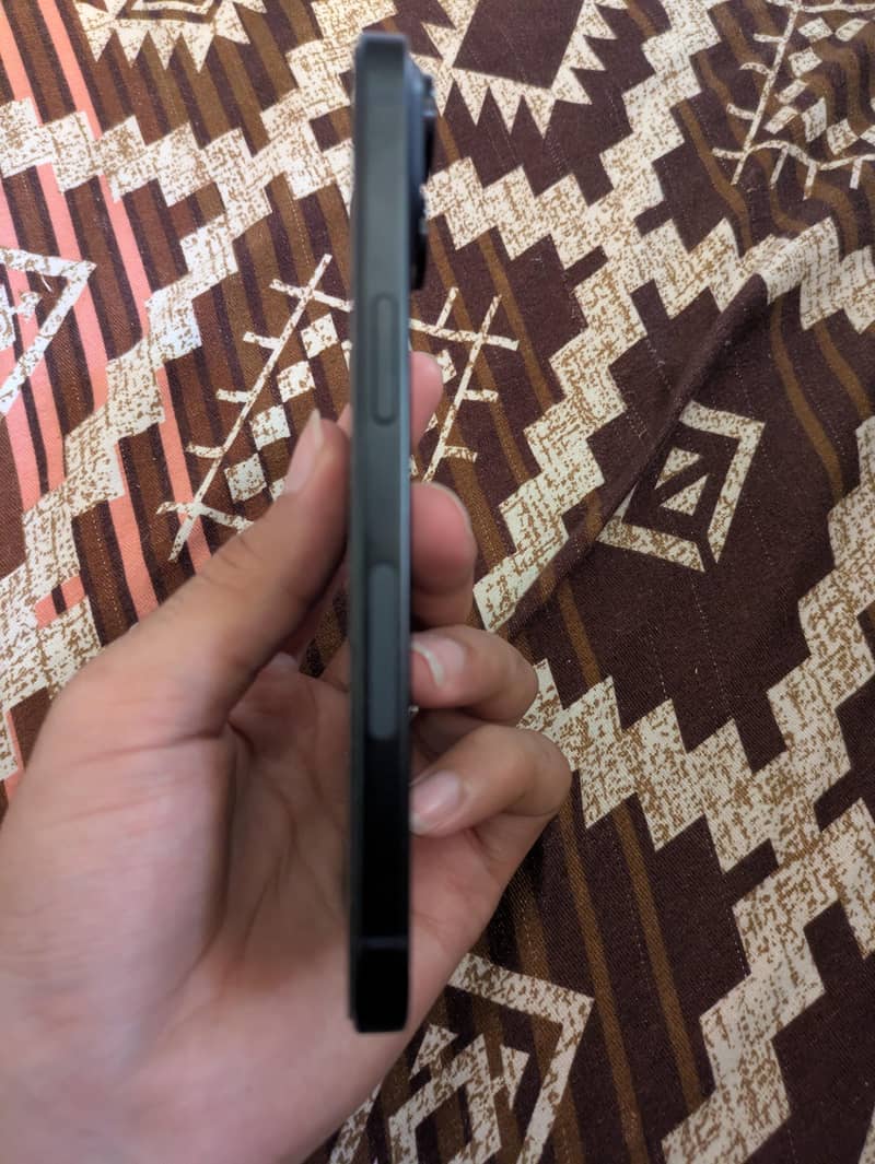 Apple iPhone 15 3