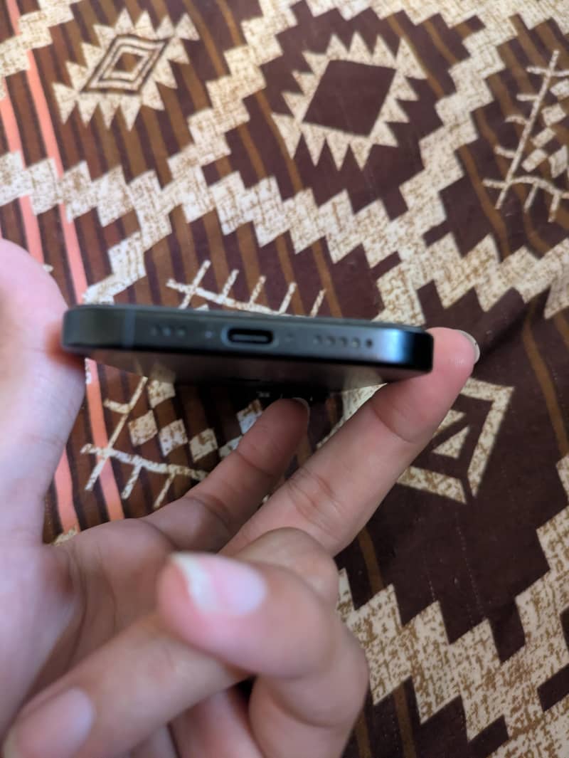 Apple iPhone 15 5