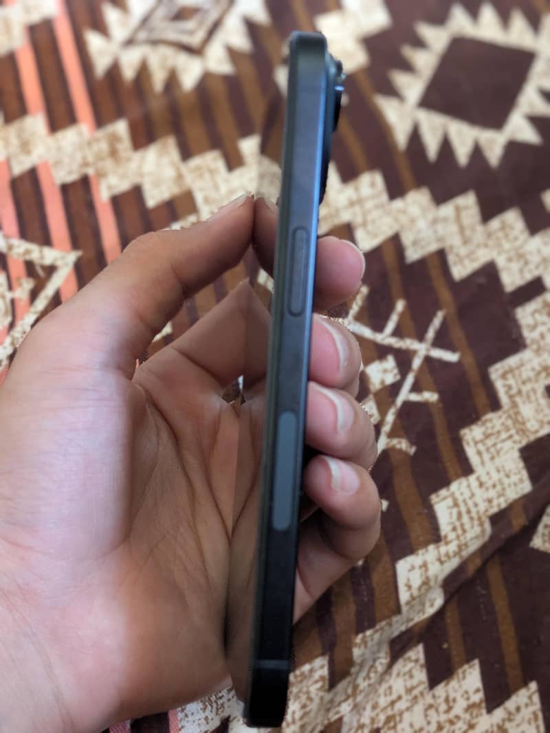 Apple iPhone 15 8