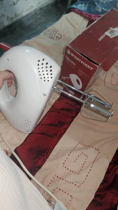 beater , sandwich maker , chopper , Hand blender