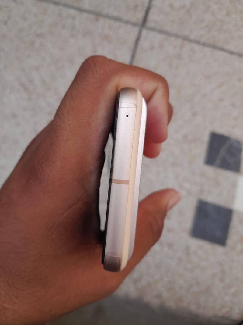 Google Pixel 8 2