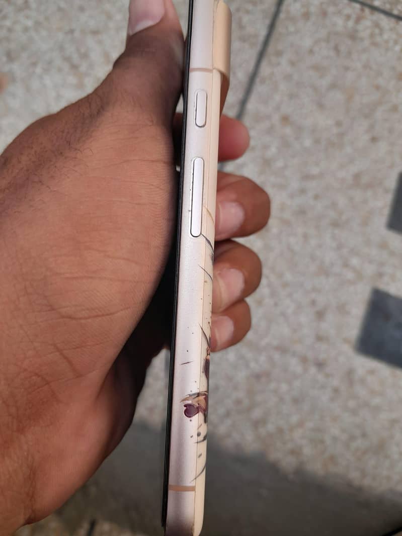 Google Pixel 8 4
