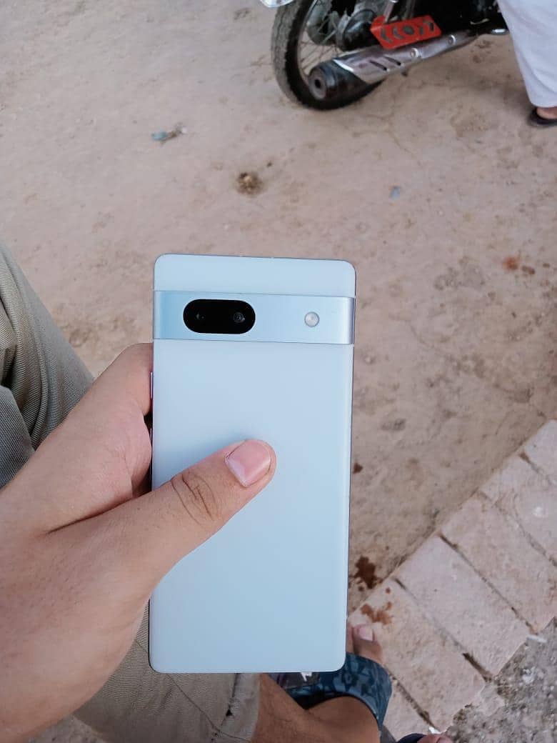 Google Pixel 7a 4