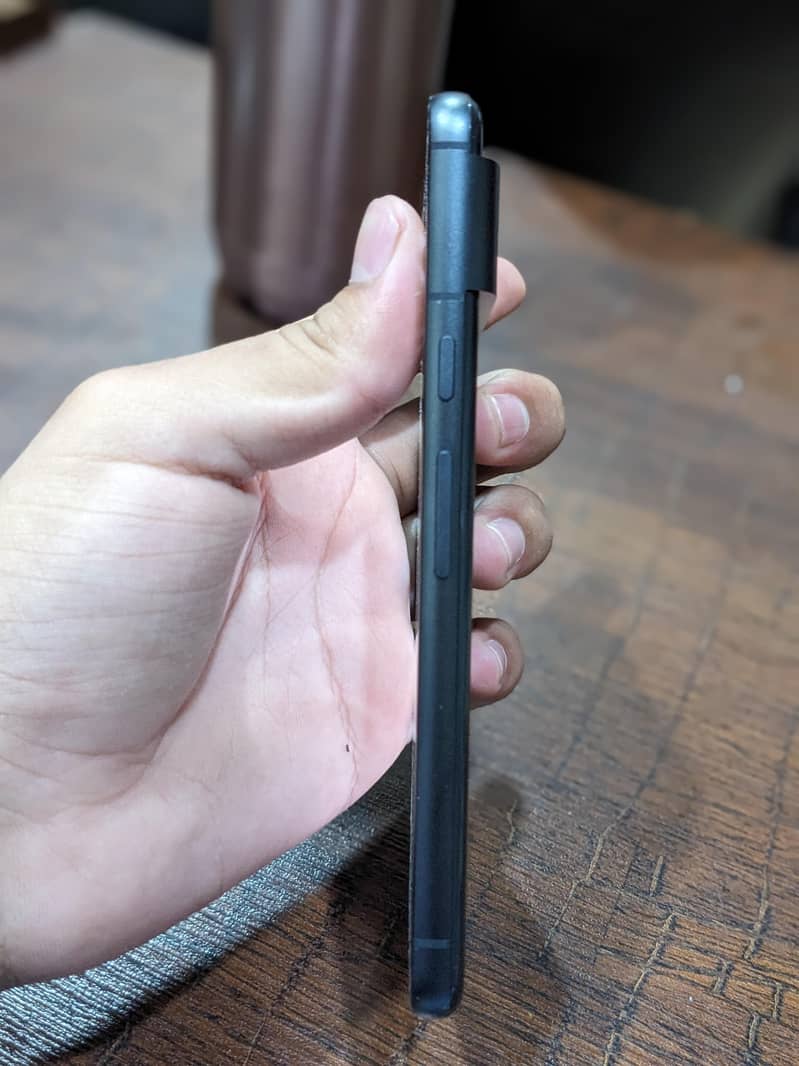 Google Pixel 8 4