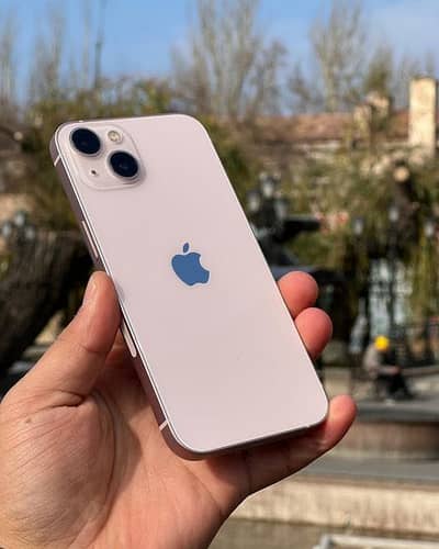 Apple iPhone 13