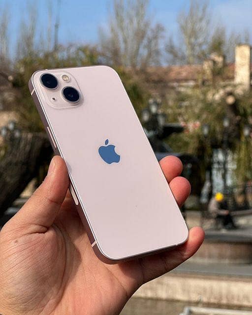 Apple iPhone 13 0