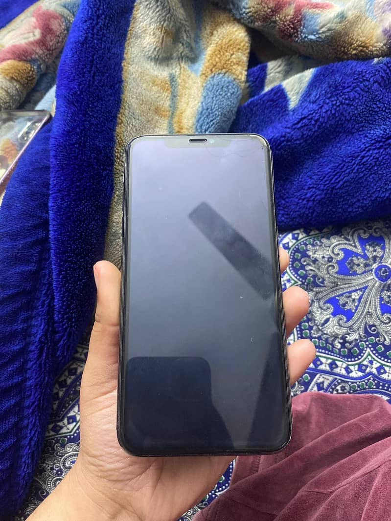 Apple iPhone 11 Pro Max 4
